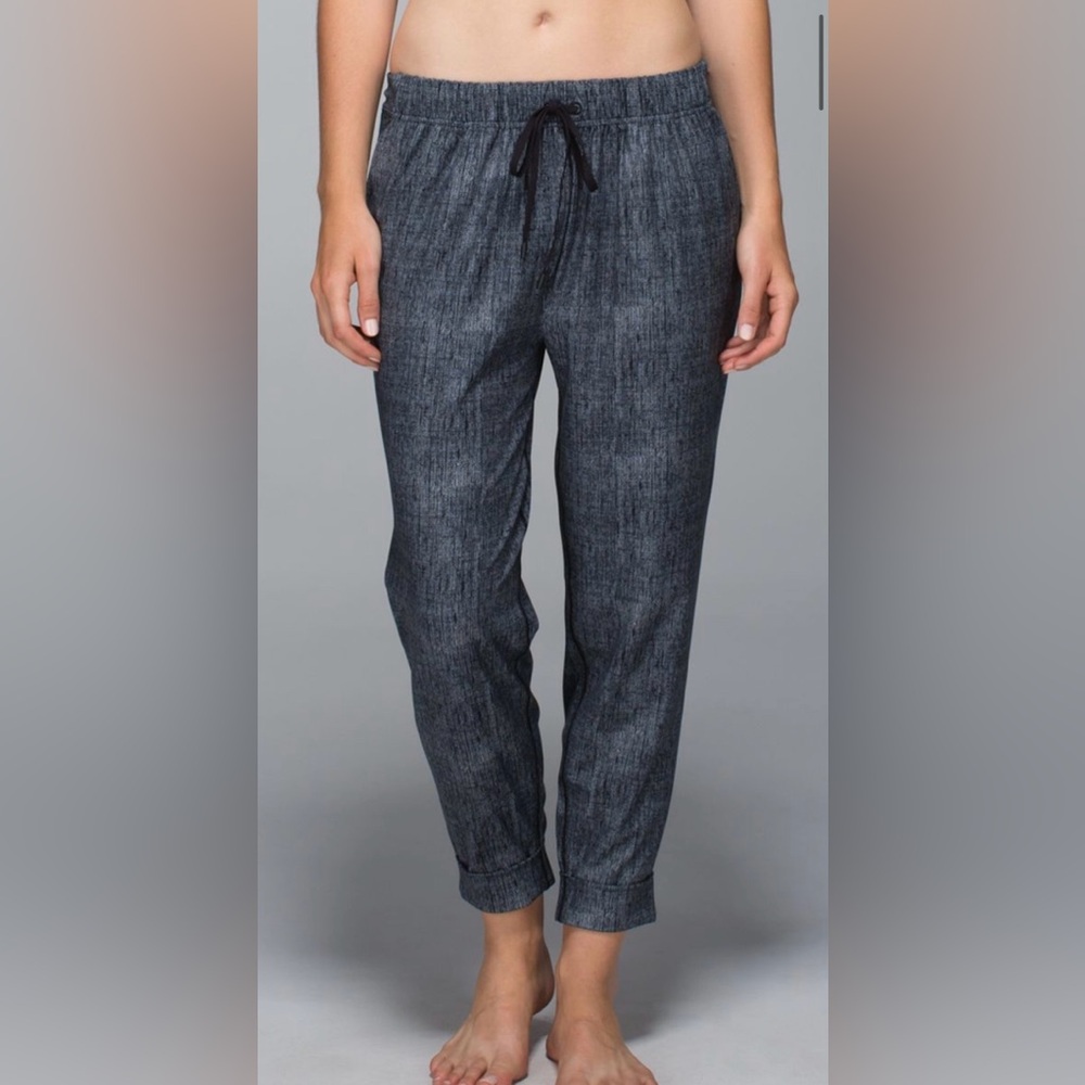 EUC Lululemon Jet Crop Pants
